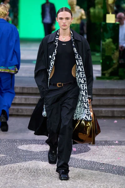 Look 29